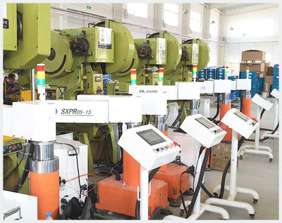 沖床沖壓機(jī)械手的這些應(yīng)用優(yōu)點(diǎn)你知道嗎?